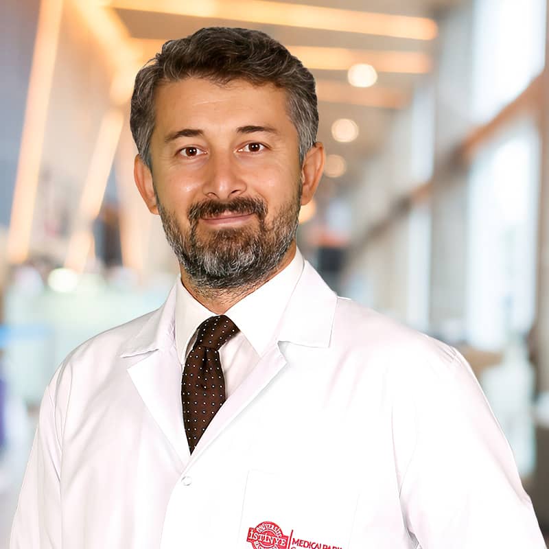 доц. д-р Кенан Абдурахман Кара вътре